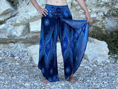 Airy harem pants with a floral pattern in brown with pockets