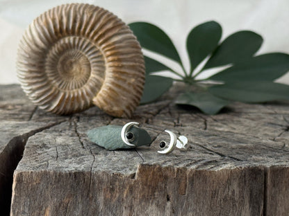kleine Mond Ohrstecker aus Silber mit Stein, Mondsichel Ohrstecker