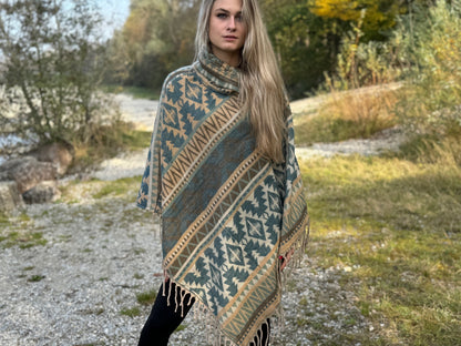 gemütlicher warmer Poncho, Überwurf, Bohemian Poncho, Boho Überwurf blau/beige/braun 008