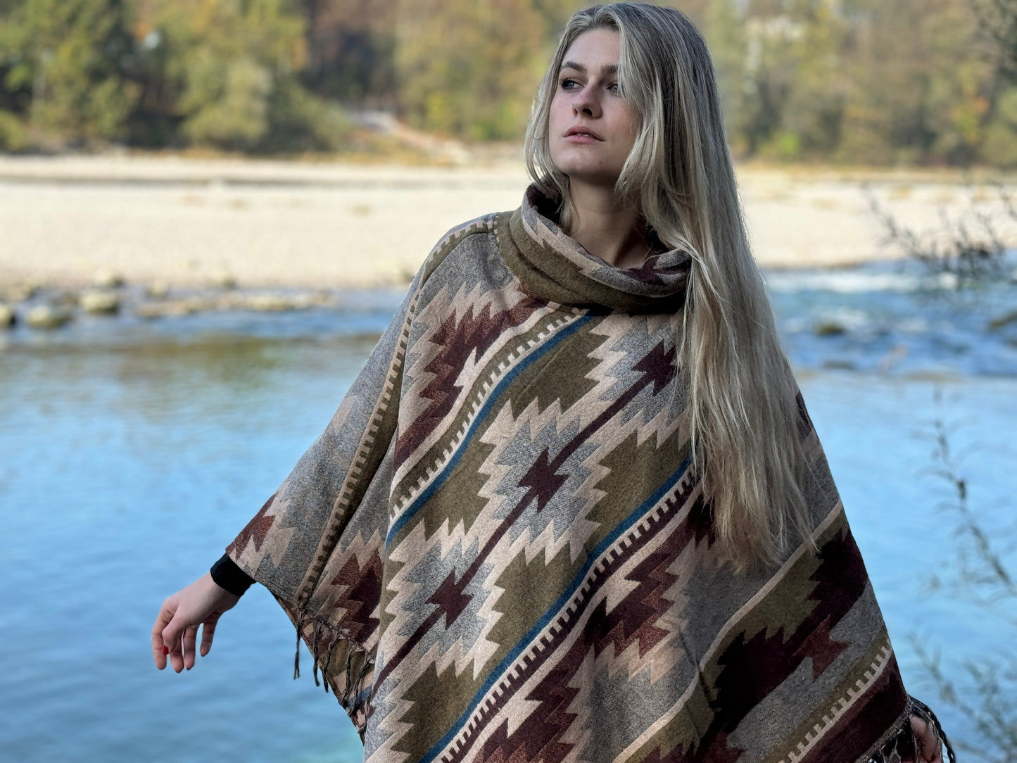 gemütlicher warmer Poncho, Überwurf, Bohemian Poncho, Boho Überwurf olive/beige/dunkelbraun/blau 010