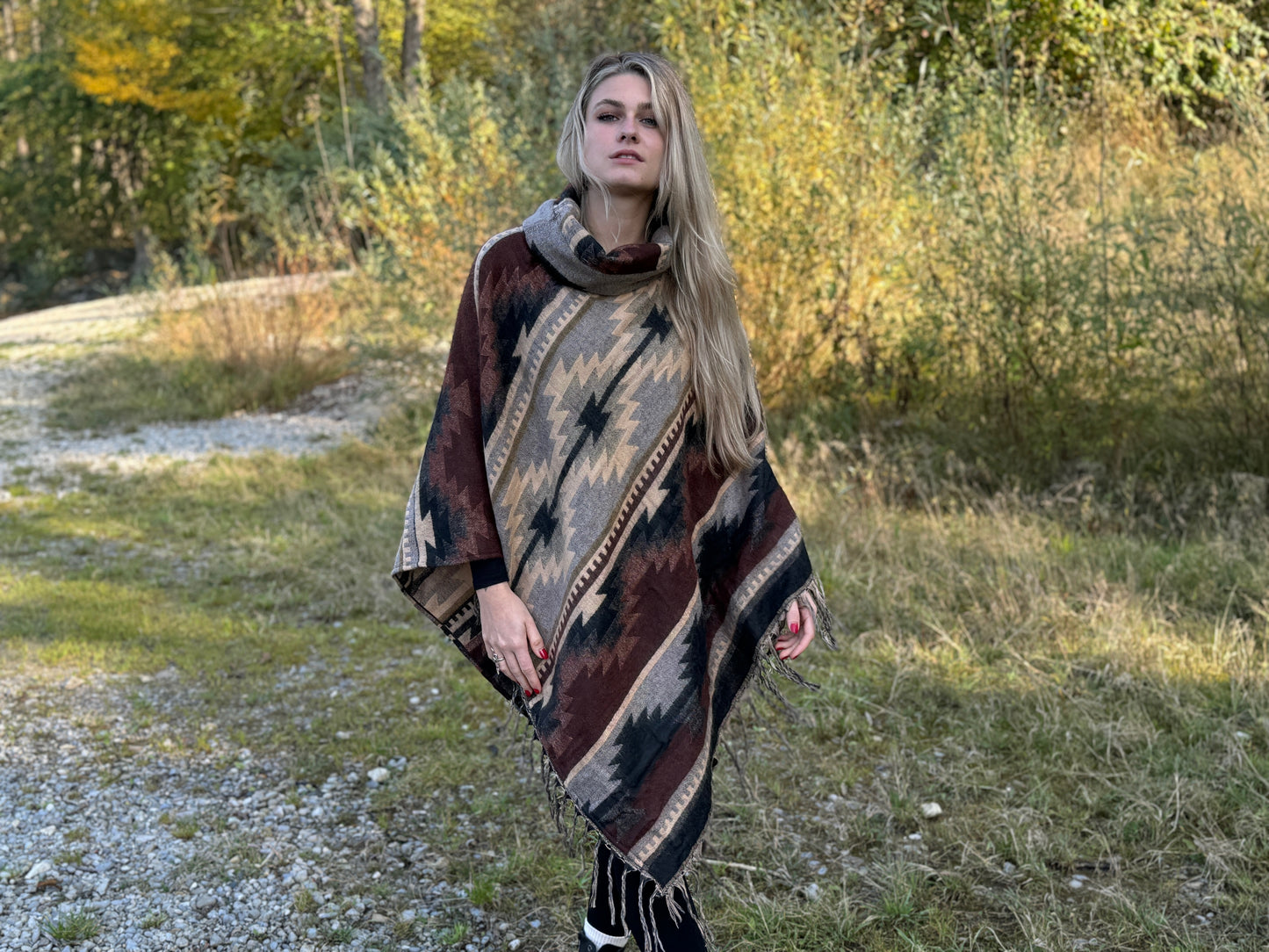 gemütlicher warmer Poncho, Überwurf, Bohemian Poncho, Boho Überwurf beige/dunkelbraun/schwarz 011