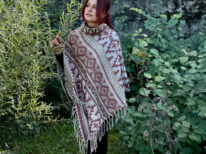 gemütlicher warmer Poncho, Überwurf, Bohemian Poncho, Boho Überwurf dunkelrot/beige/braun P06