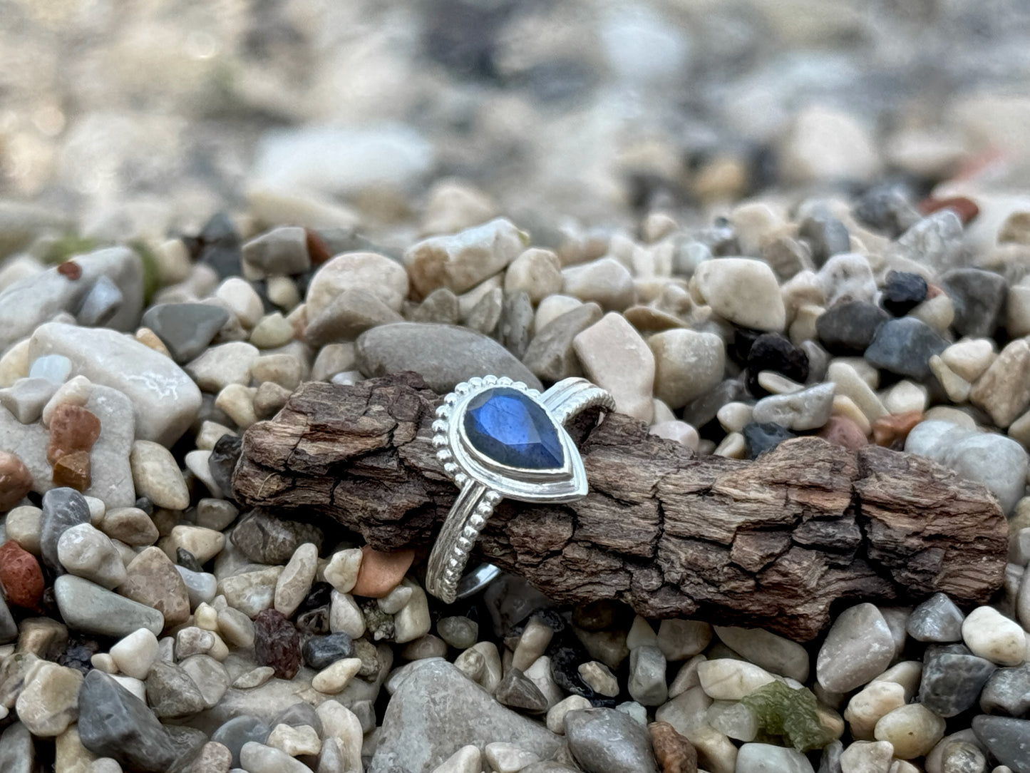 solid ring with spiral and filigree pattern made of 925 silver 