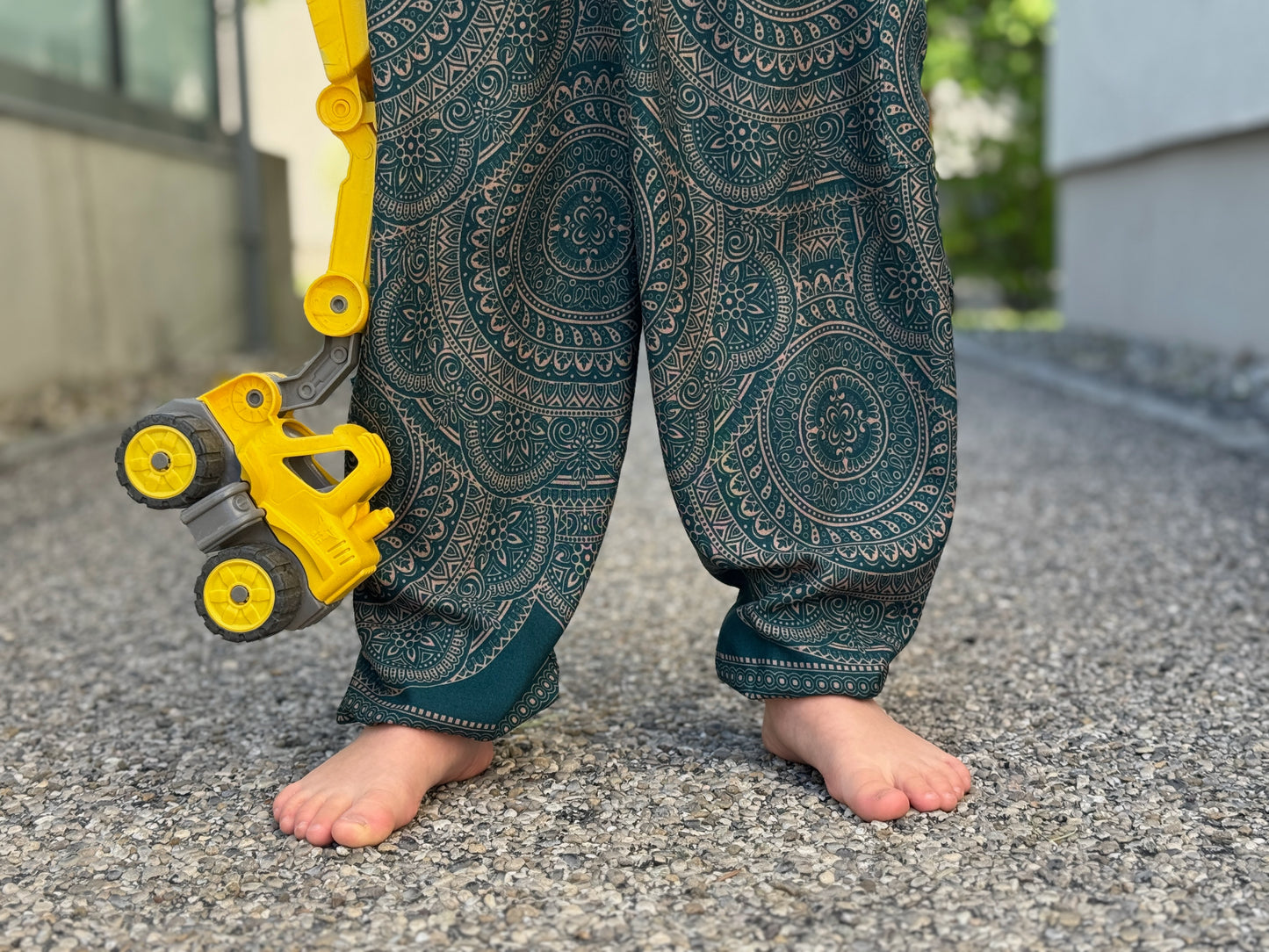 gemusterte Pluderhose mit Mandalamuster für Kinder in petrol, Kinderhose