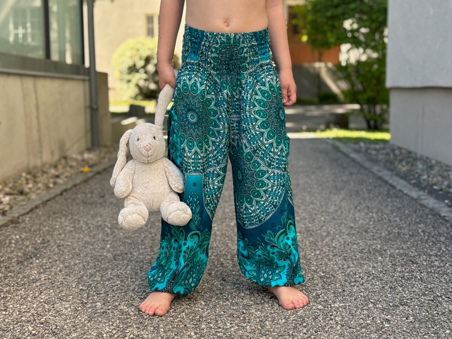 gemusterte Pluderhose mit Mandalamuster für Kinder in türkis weiß, Kinderhose