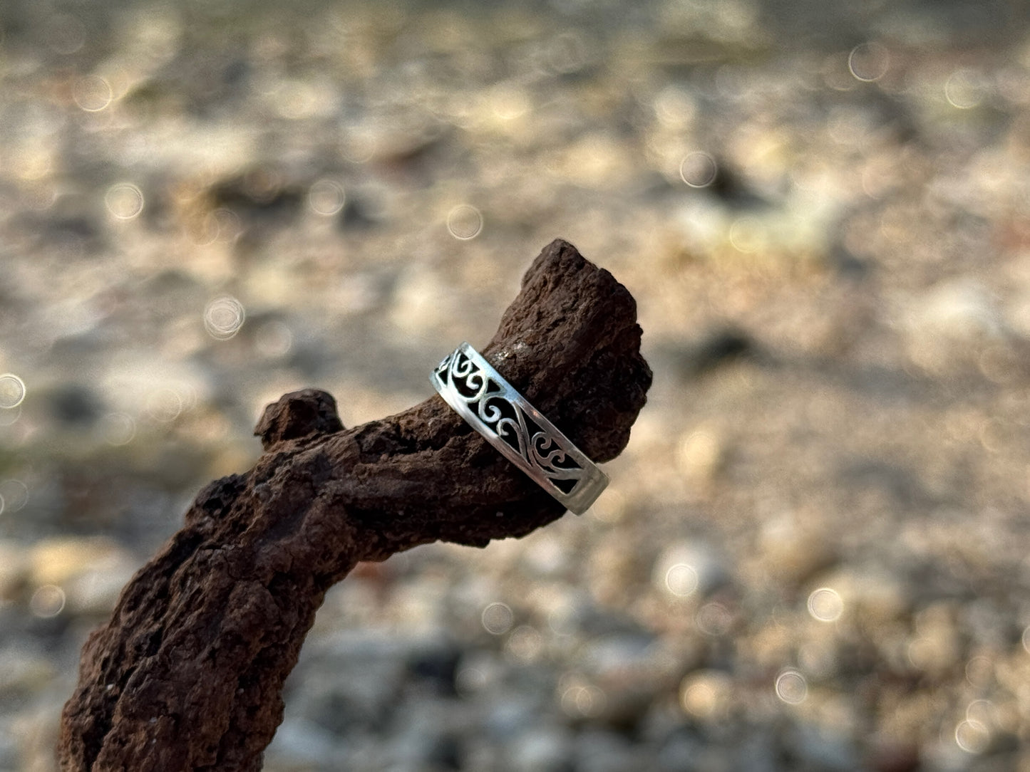 Toe ring with silver spirals 