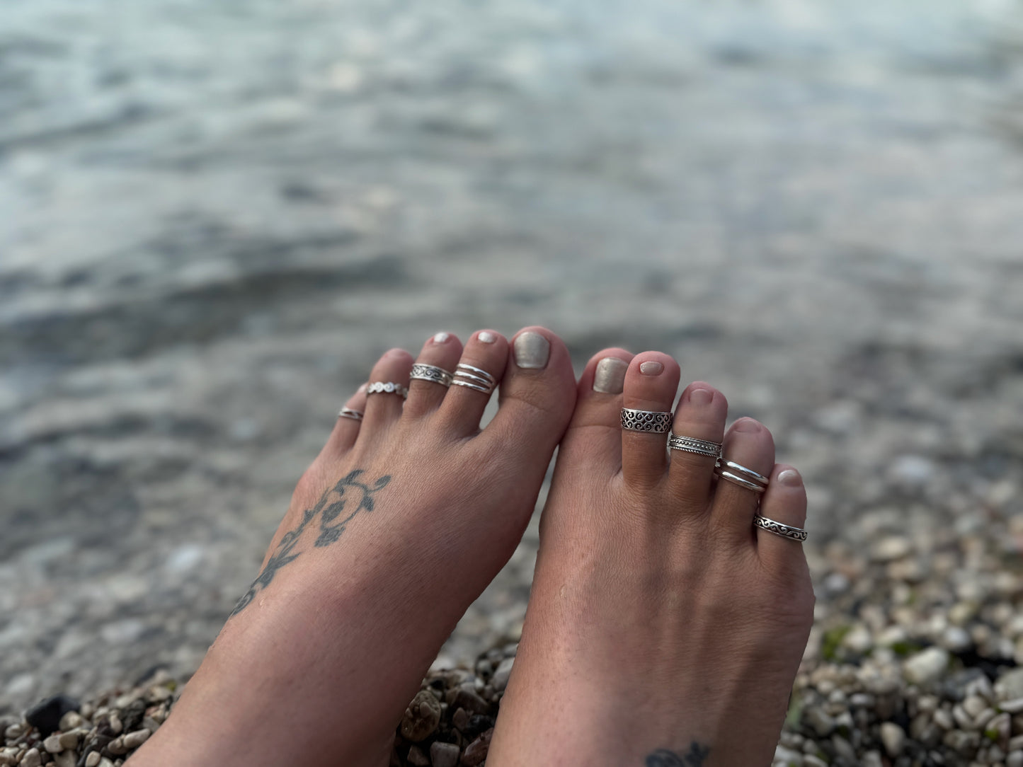 Toe ring with silver spirals 