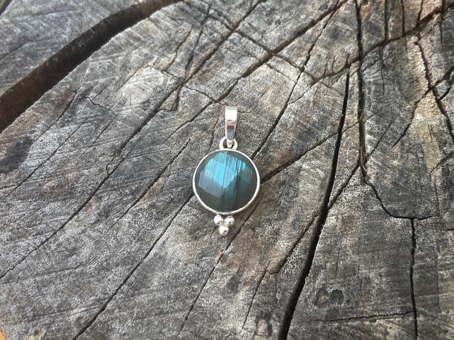 round faceted labradorite pendant with silver beads