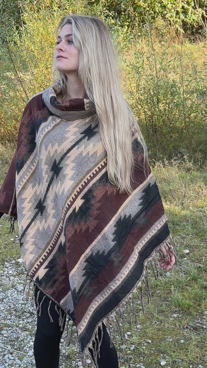 gemütlicher warmer Poncho, Überwurf, Bohemian Poncho, Boho Überwurf beige/dunkelbraun/schwarz 011