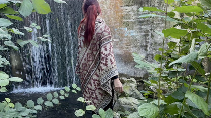 gemütlicher warmer Poncho, Überwurf, Bohemian Poncho, Boho Überwurf dunkelrot/beige/braun P06