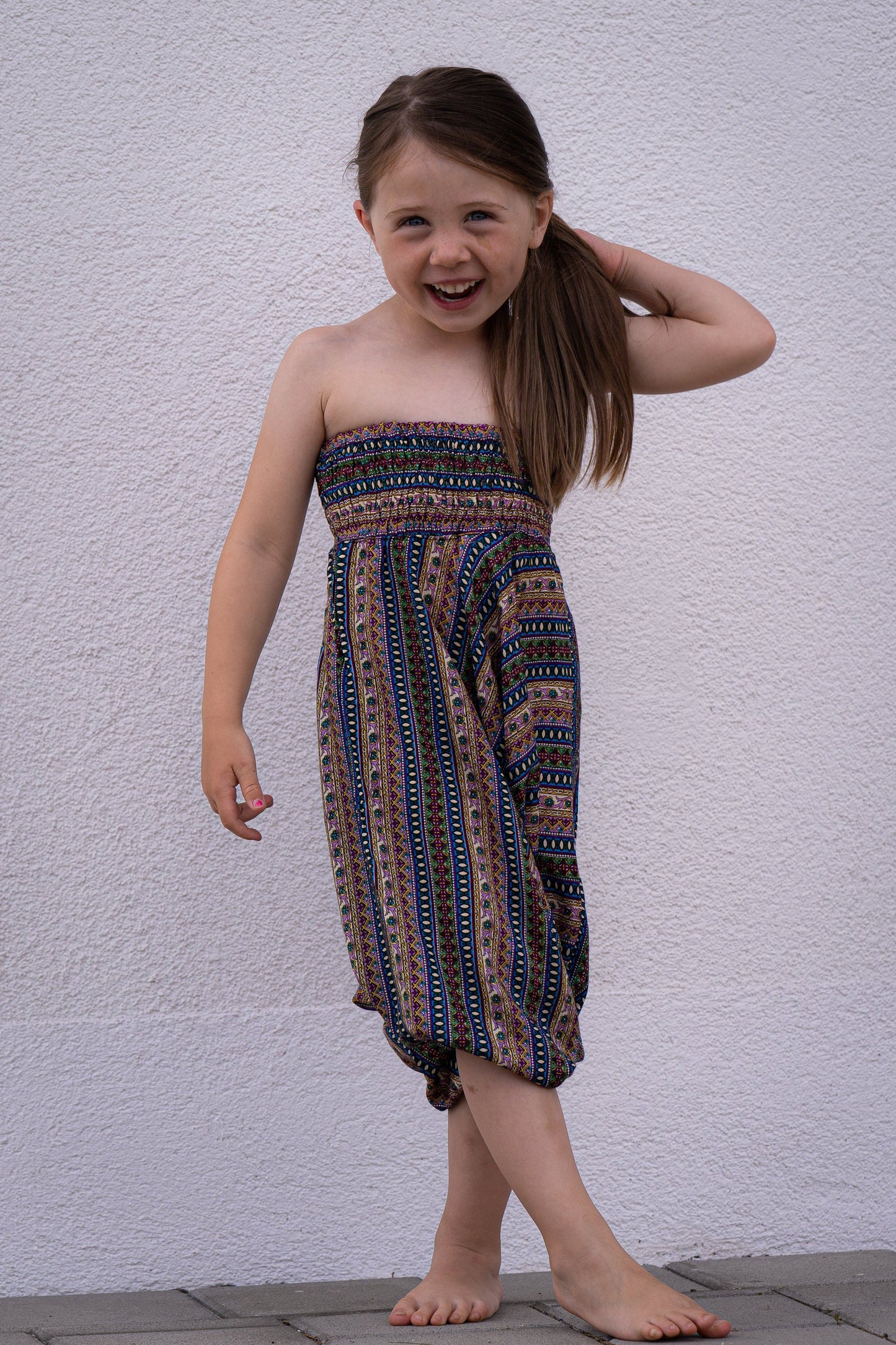 colorful striped Alibaba pants for children, size 3 