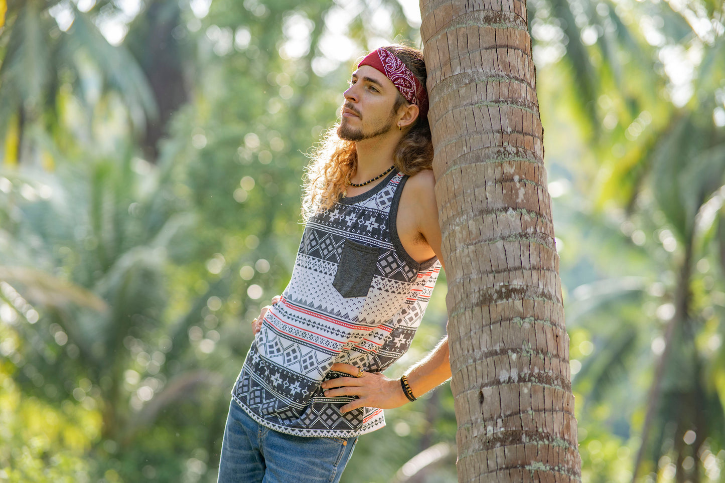 Patterned tank top with chest pocket for men in a casual look
