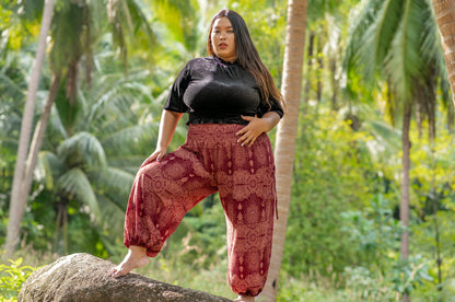 PLUS SIZE harem pants with a delicate pattern in red