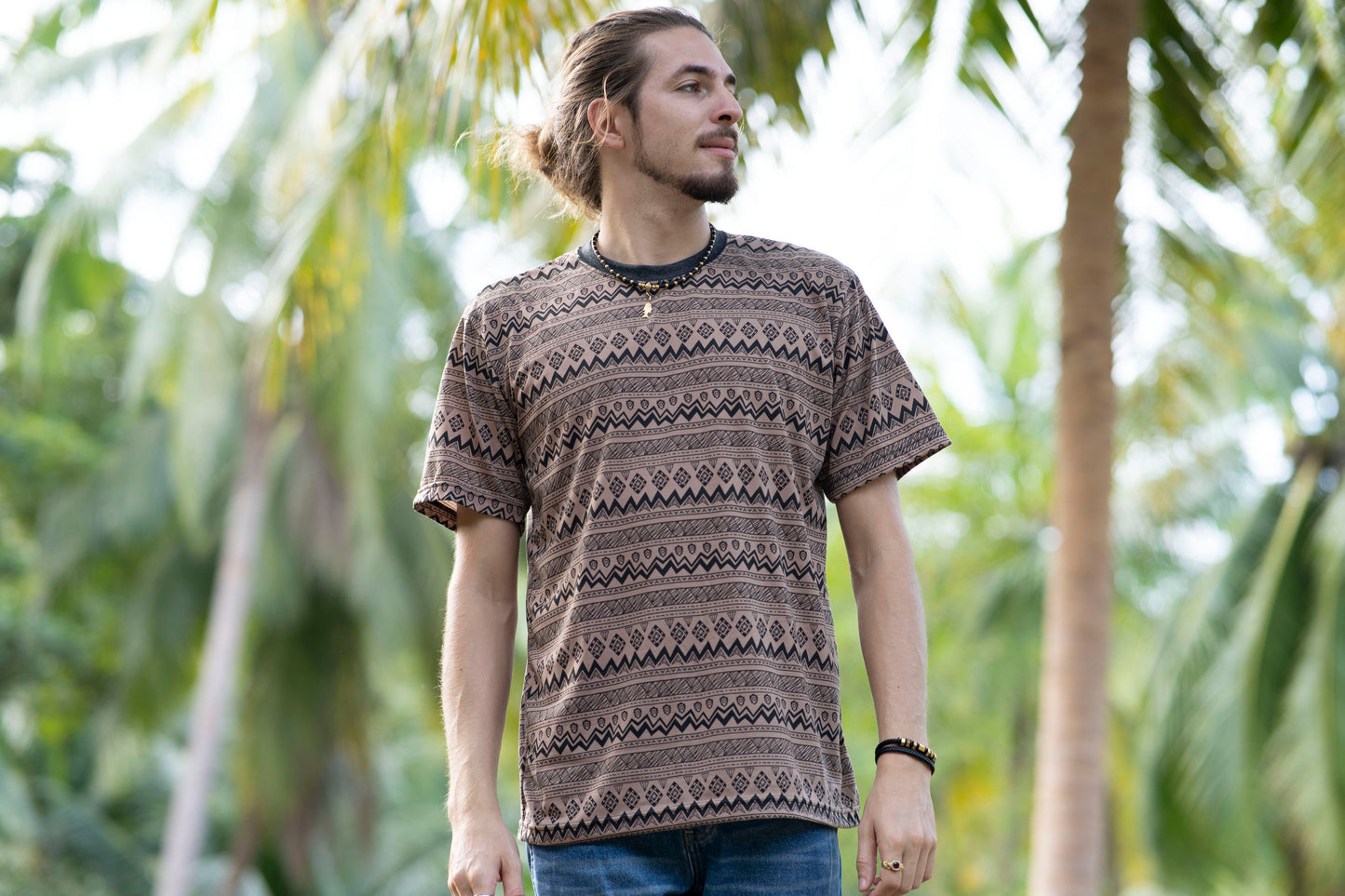 brown patterned t-shirt for men