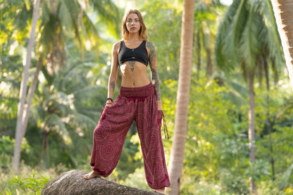 Airy harem pants with mandala pattern in red with pockets