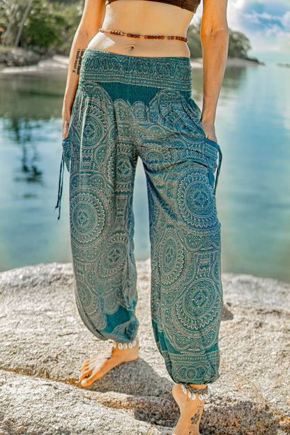 Airy harem pants with a mandala pattern in blue with pockets