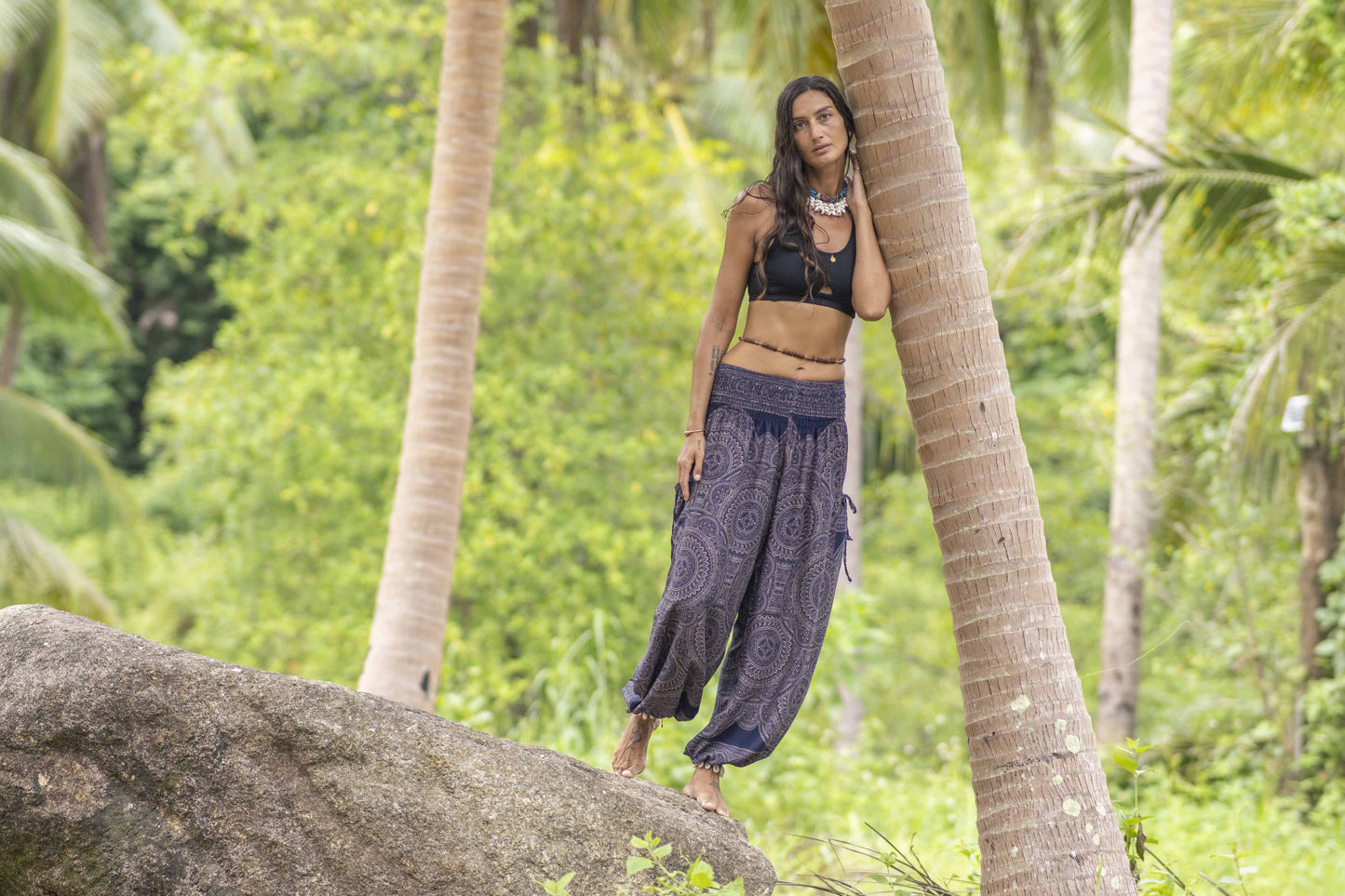 Airy harem pants with a mandala pattern in dark blue with pockets