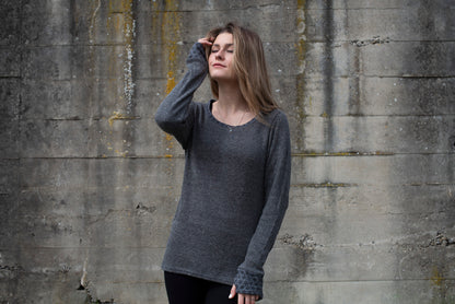 Knitted sweater with patterned cuffs and thumbholes, gray 