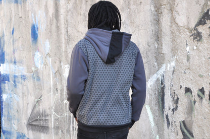 Men's hoodie in grey/black with thumbholes 