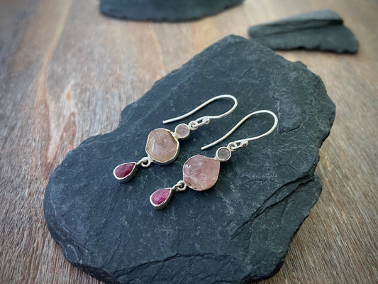 Earrings with raw stone made of silver, rose quartz, ruby 