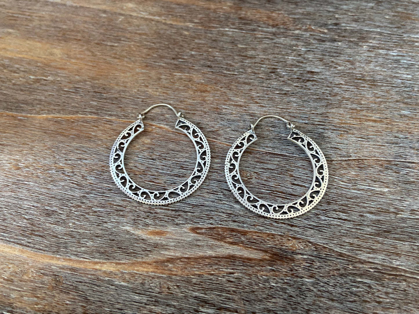 simple patterned silver hoop earrings 