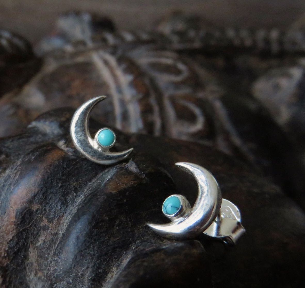Stud earrings with small moon and stone made of silver 