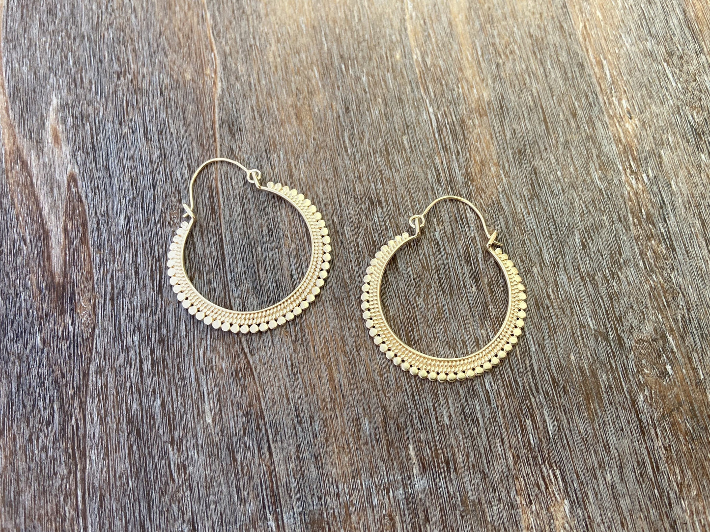 simple patterned silver hoop earrings 