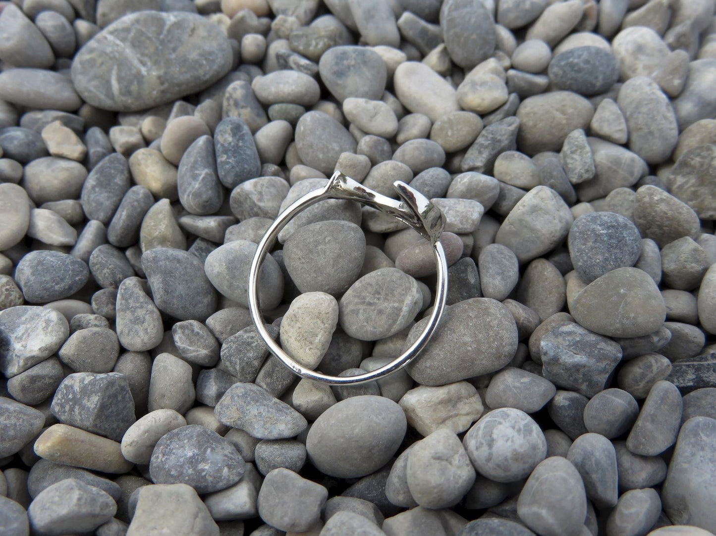 patterned moon ring made of silver