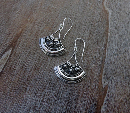 patterned earrings with dots made of silver