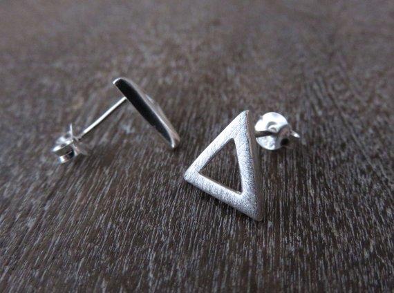 Stud earrings with small silver triangles 