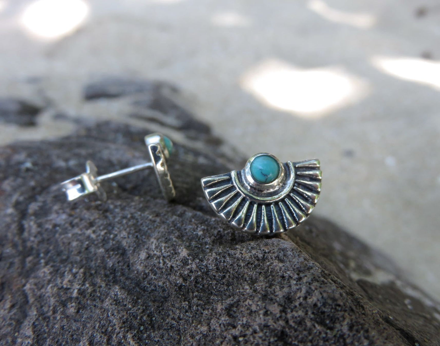 Fan-shaped stud earrings with turquoise made of silver 