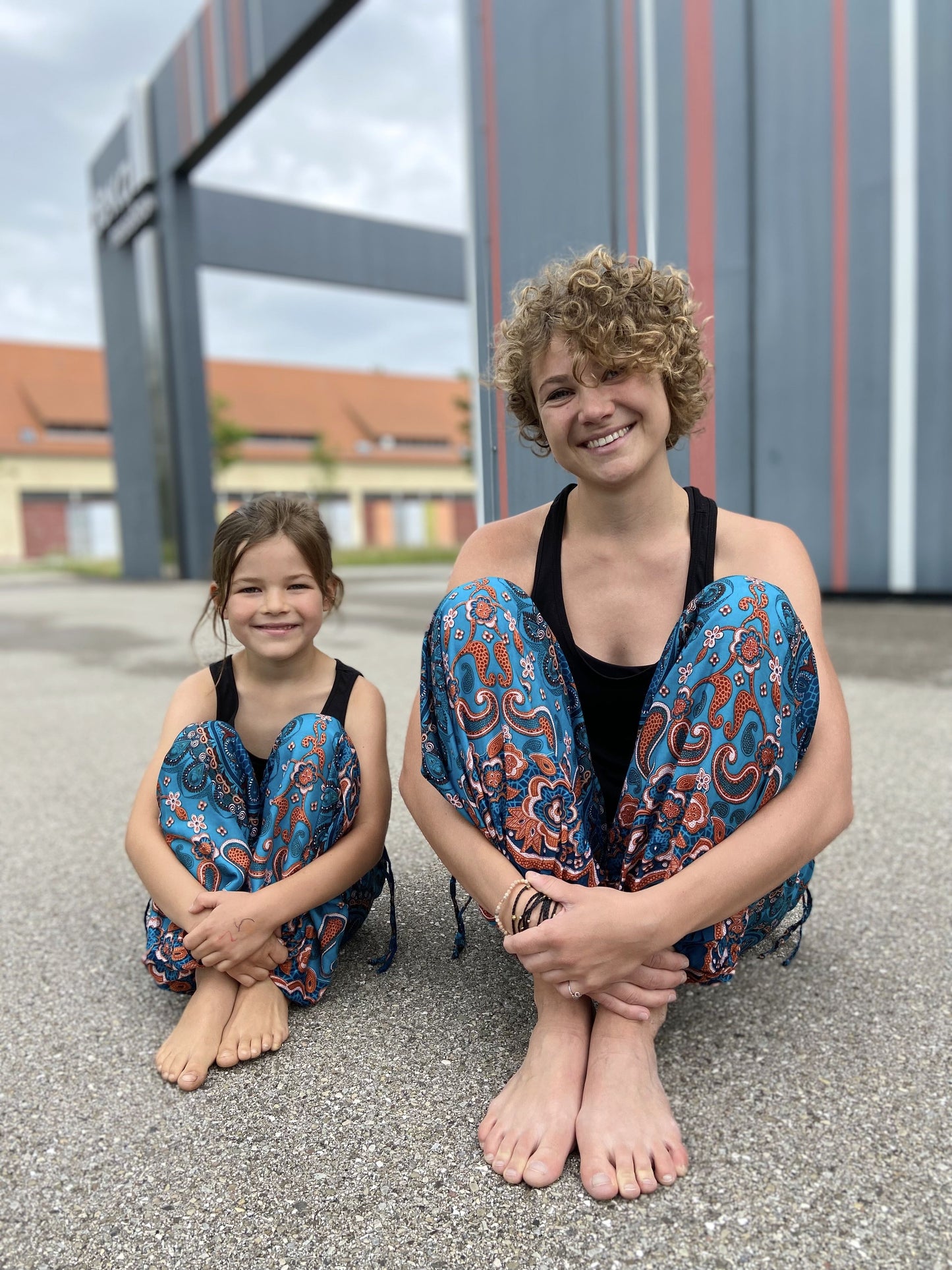 gemusterte Pluderhose mit Taschen in türkis orange