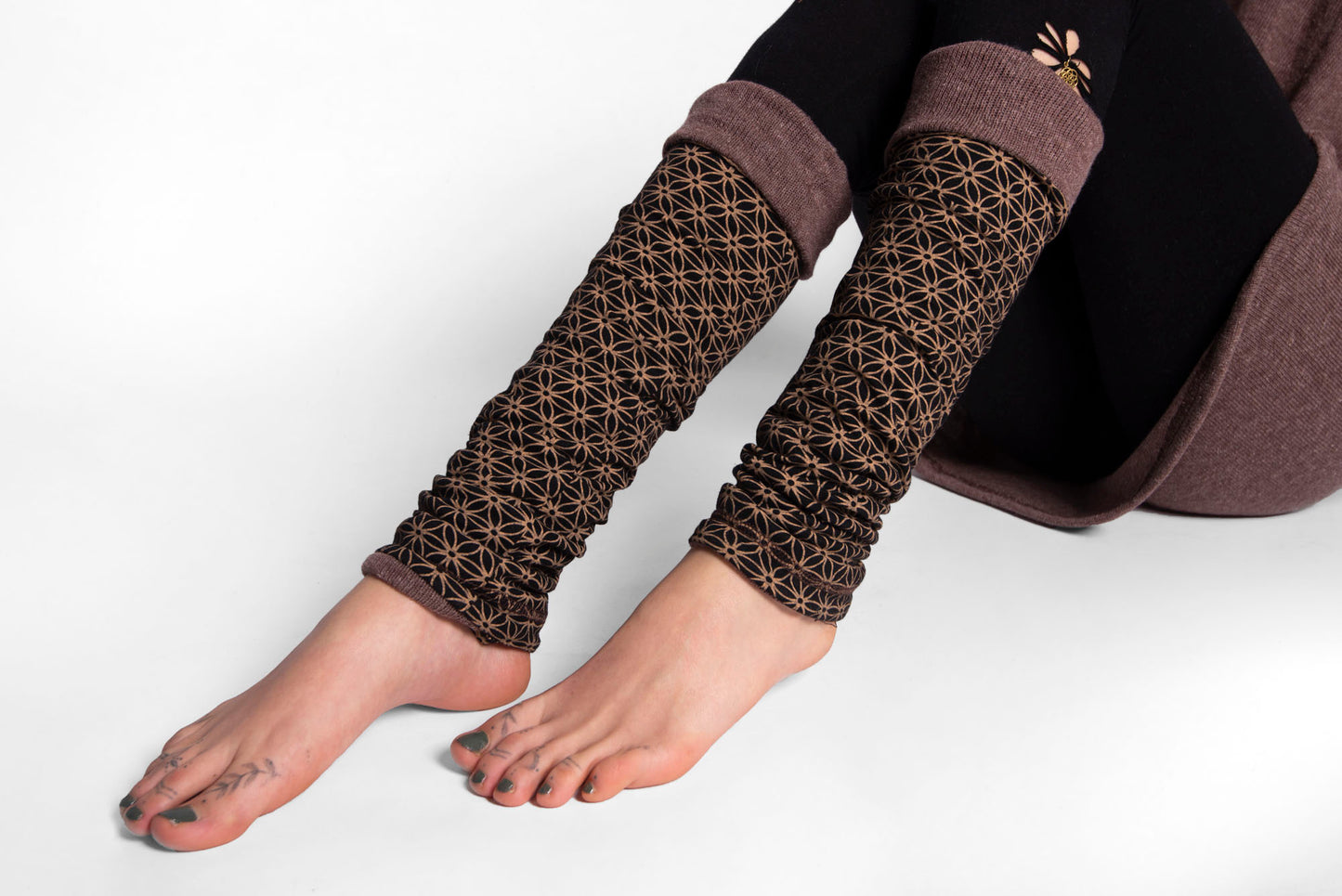 Leg warmers for turning in brown, cuffs, yoga cuffs