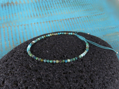 Bracelet with real small turquoise stones 