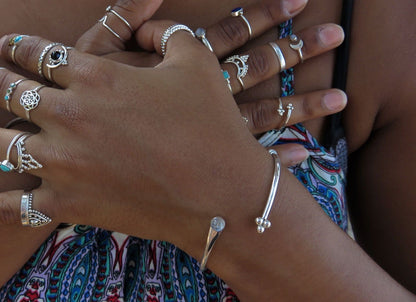 Bangle with rainbow moonstone made of silver 