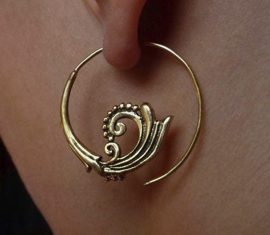 Spiral earrings with brass dots