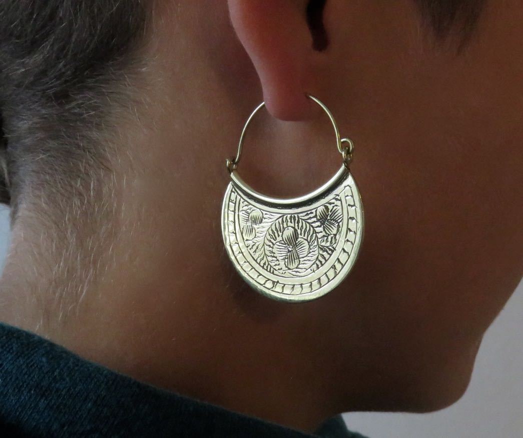 large patterned brass hoop earrings 