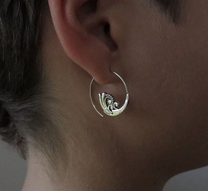 small playful spiral earrings made of silver 
