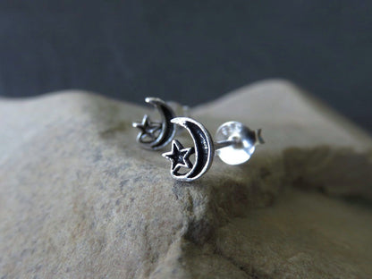 small moon star stud earrings made of silver 