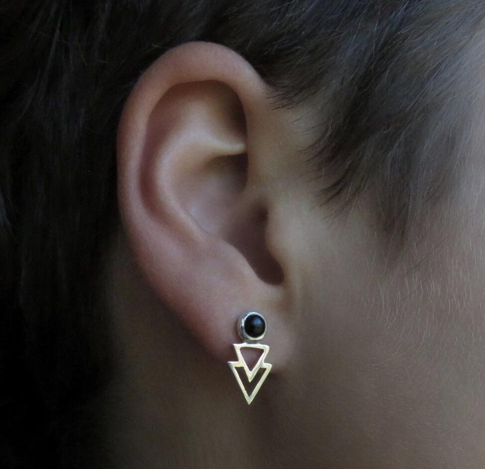 Stud earrings with stone and small silver triangles 