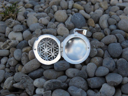 Medallion pendant flower of life made of silver 