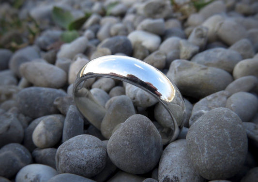 Simple men's ring made of silver 