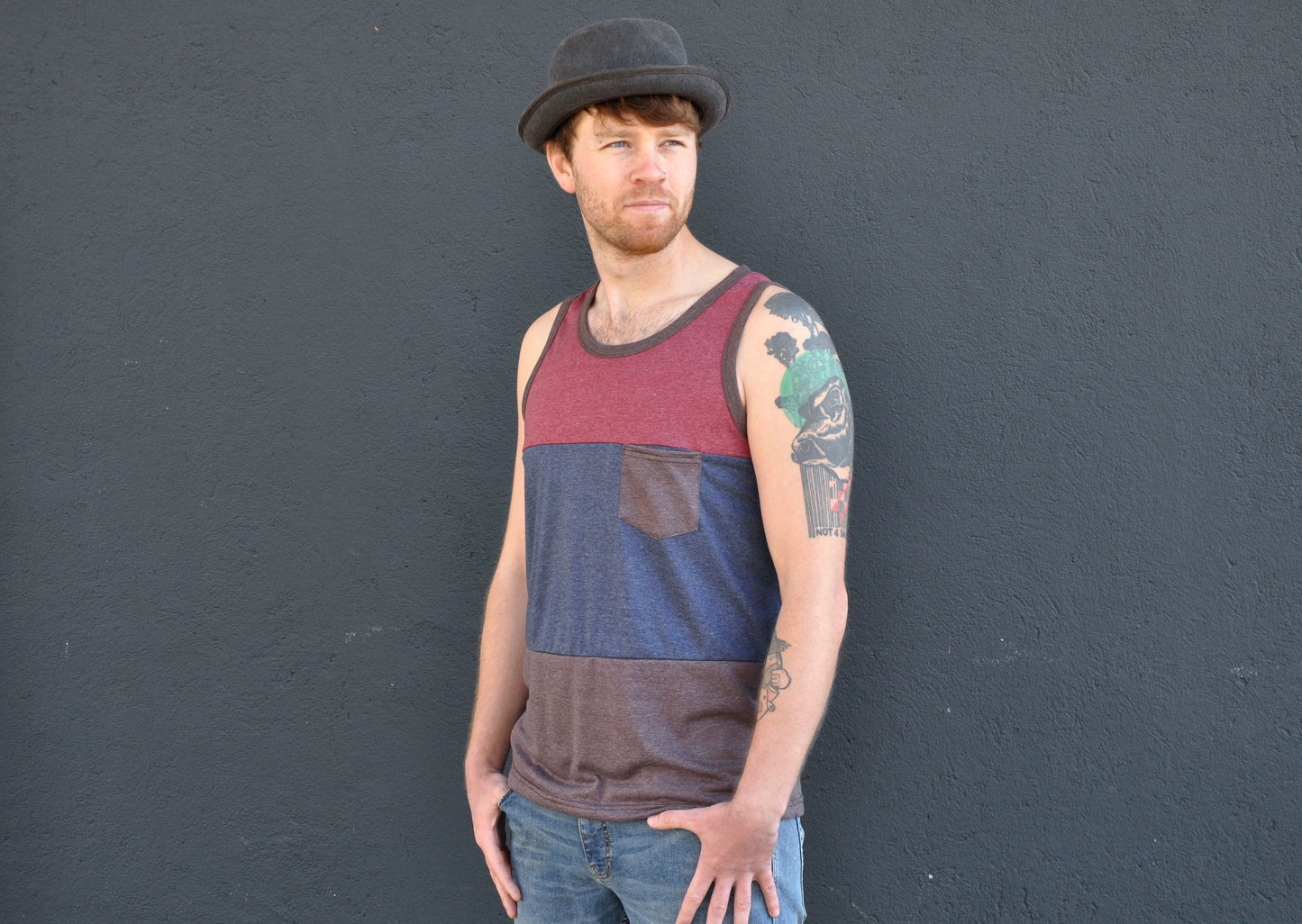 Tri-color tank top with chest pocket for men in red/blue/brown