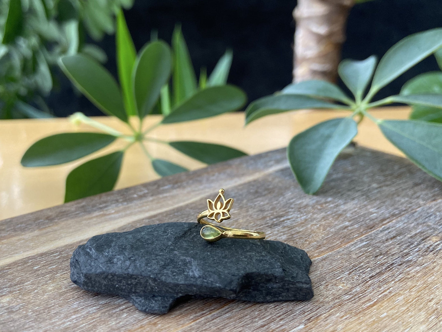 Gold plated toe ring with stone and small flower 